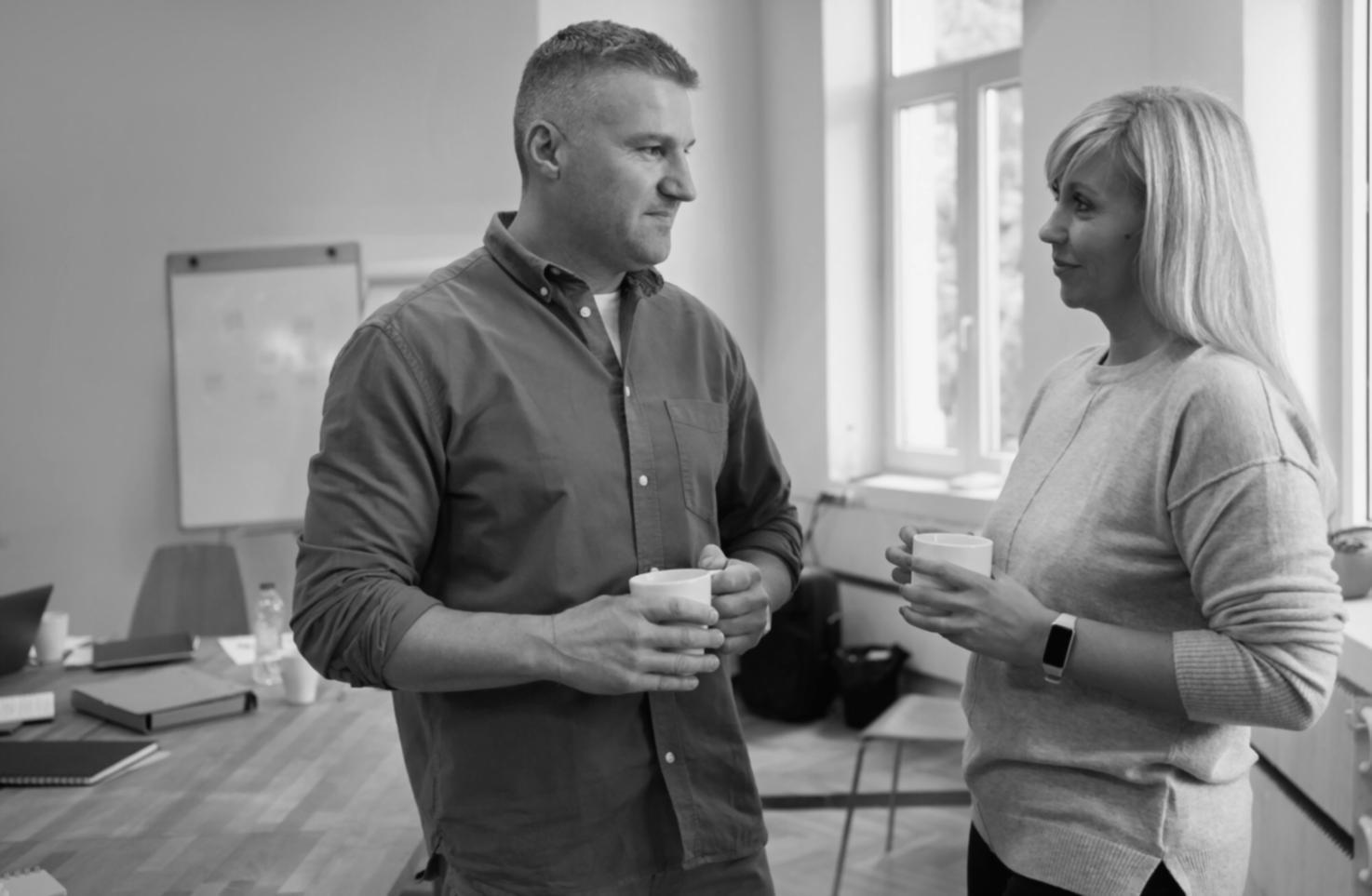 Conseiller financier lors d'une consultation personnalisée